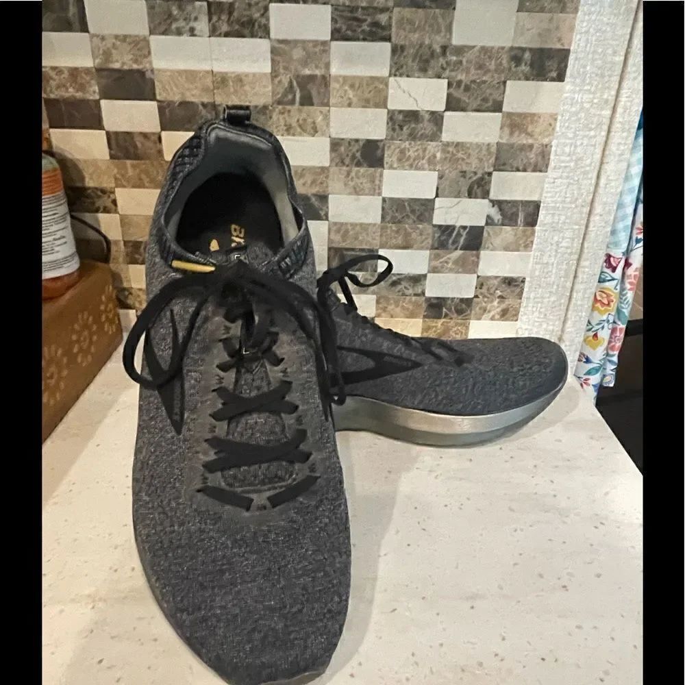 Brooks Tennis Shoes